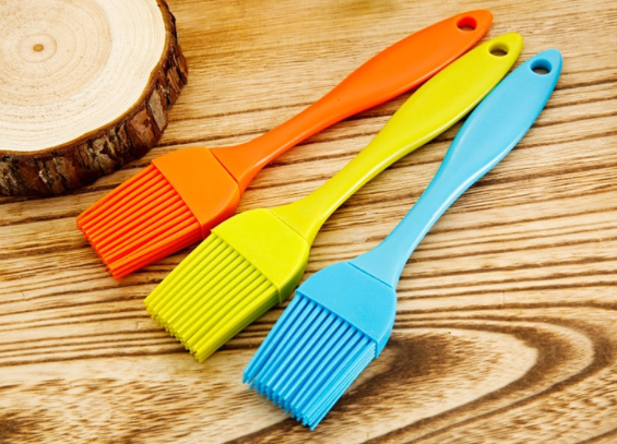 硅胶制品有异味是真的吗,为什么硅胶制品会有气味呢,91免费看毛片有味道正常吗