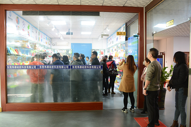 香港礼品协会成员单位近30人考察91免费片版下载硅胶，2019年订单不断