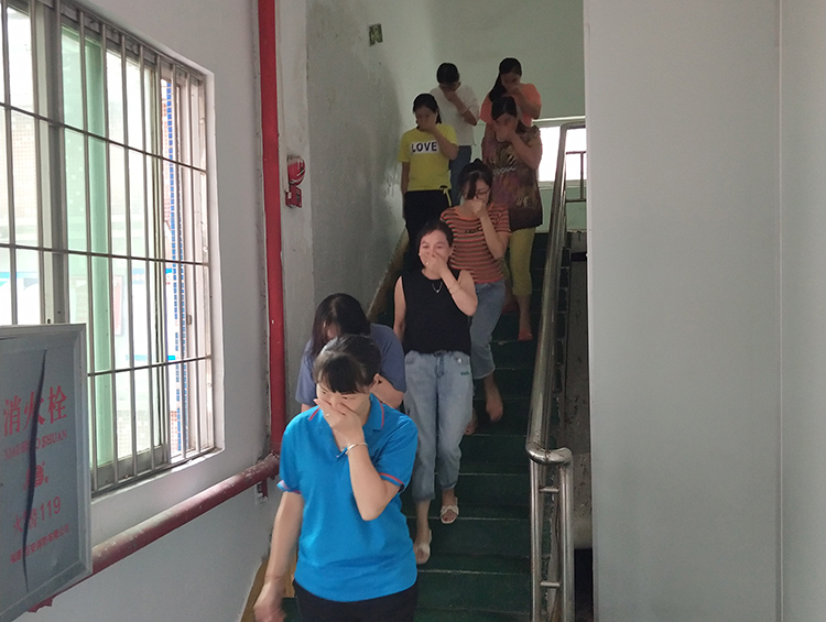 91免费片版下载硅胶制品厂进行例行消防演习